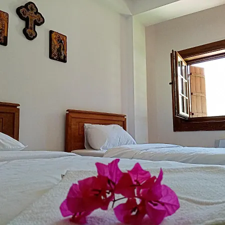 Guest Mansion, гостински палат Rostusa