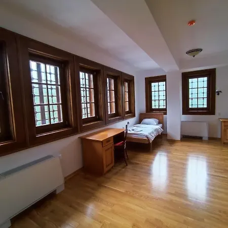 Aparthotel Guest Mansion, гостински палат Rostusa