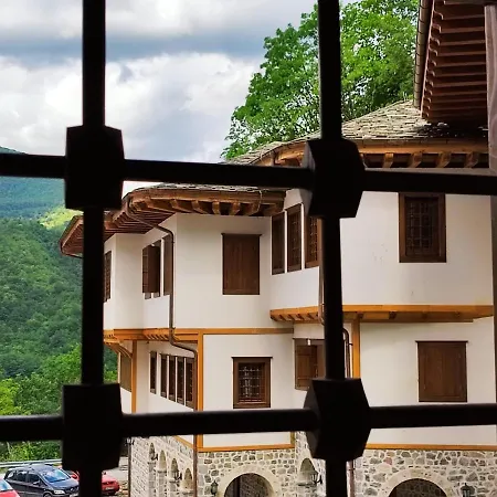 Guest Mansion, гостински палат * Rostusa