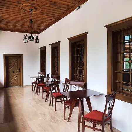 Guest Mansion, гостински палат Aparthotel